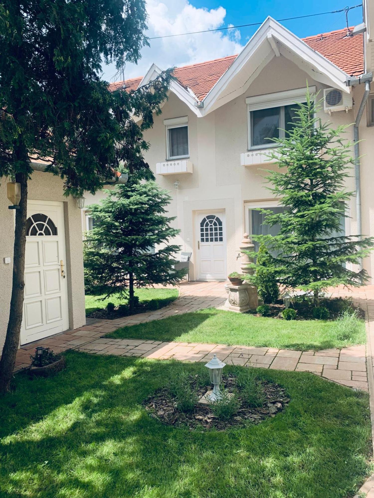 La Casa Tamaris Apartment Senta Екстериор снимка